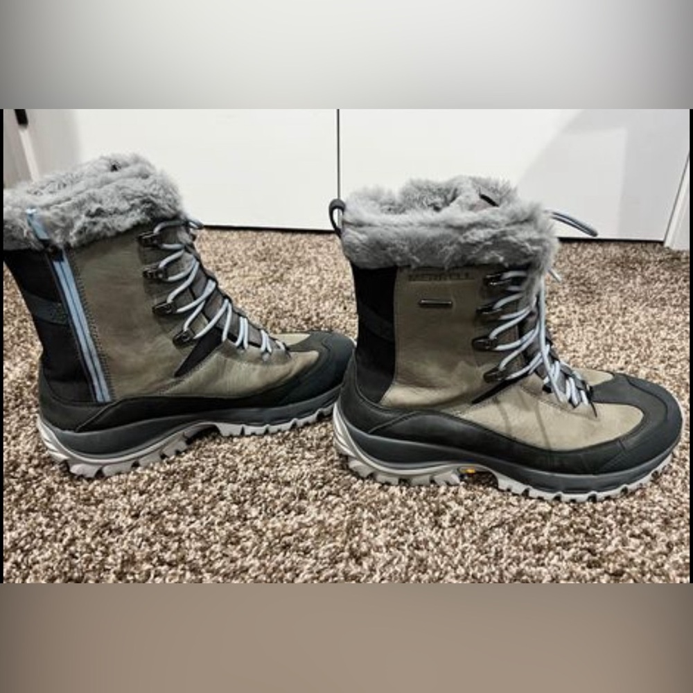 Merrell Women's Thermo Rhea Mid Waterproof- Size 10